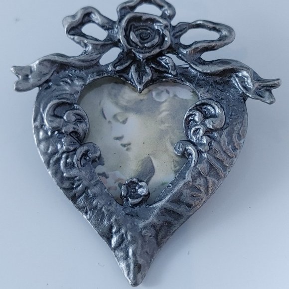 Vtg Victorian Style Heart and Roses Brooch Pewter Gray - Picture 3 of 5